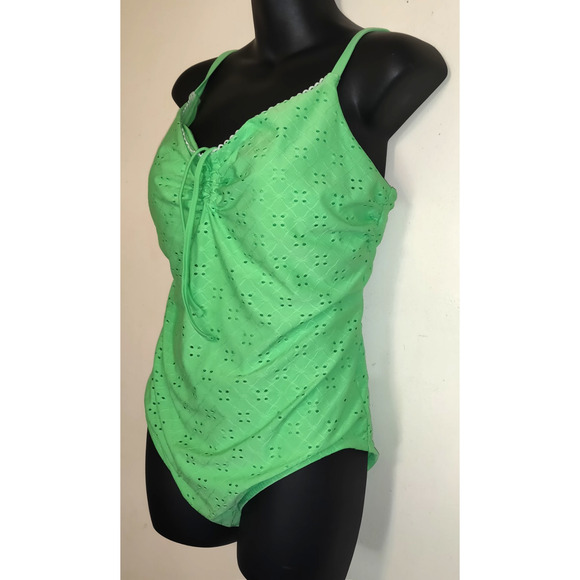 Green Eyelet Swimsuit Women's Sz XL 16 18 Built In Bra Strappy Back One Piece - Picture 2 of 16